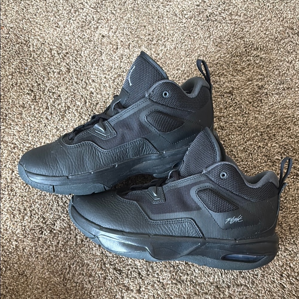 Black Jordan Flight